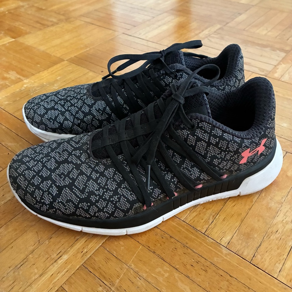 Under Armour Charged Transit Women's 8 Sneakers Running Shoes Black White Pink